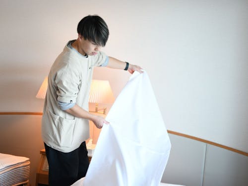 島のホテルで働く島留学生