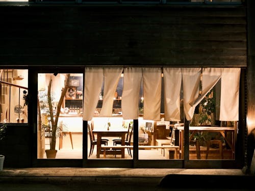 人気ゲストハウス「ruco」で、押し寿司を作りながら楽しく交流しましょう