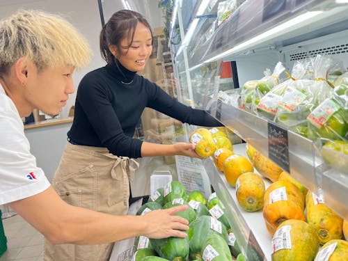 情報交換をしながら、商品開発も行います。