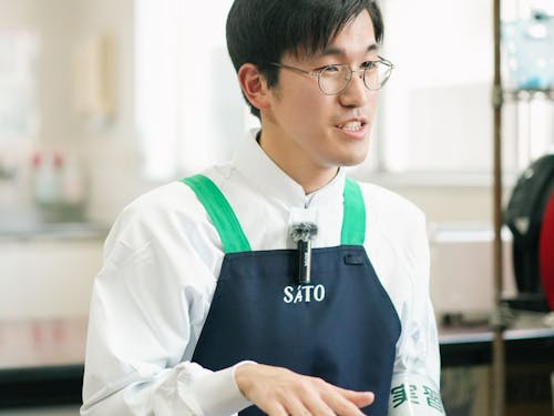 中村さん。22歳、豊岡市出身。計画性をもって行動する几帳面な性格。