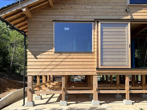 能登島(石川県七尾市)にある「石場建て」の家