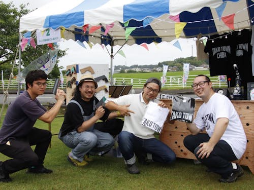 町の一大イベント「あじさい祭り」の運営に従事する協力隊員