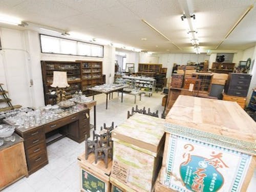 古材・古道具とカフェ「ひの芽」