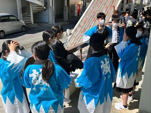 地域のイベントも、高校生たちが主役（地域振興研究部の活動より）