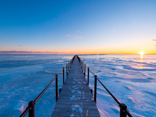 街から一歩出れば、そこは別世界。静かな景色を歩く時間が心をリセットしてくれます。