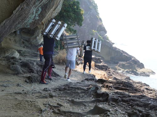 鬼ヶ城大仕掛け 打上筒の設置作業