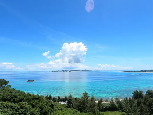 抜群の透明度を誇る伊平屋島