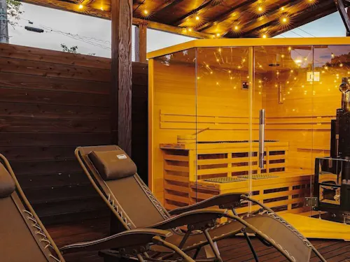 スケルトンサウナ