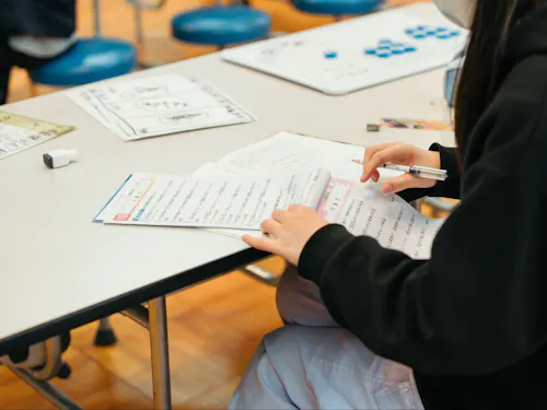 宿題をする様子