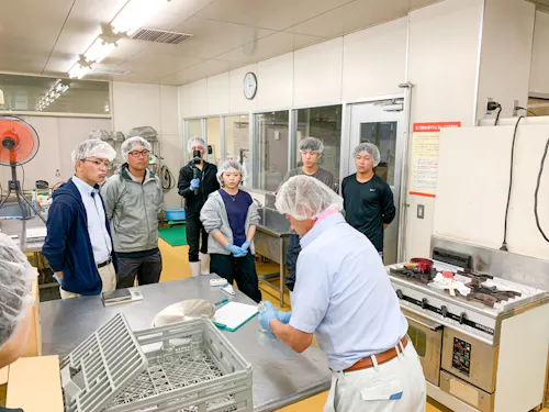 青山学院大学の学生との商品開発の様子