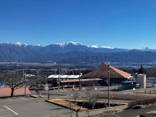 空も広くて、冠雪の南アルプスをのぞめます🏔
