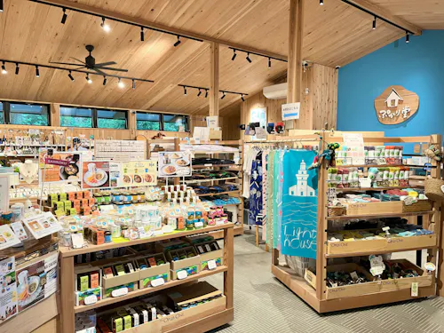 仕入れの9割が島内事業者のぷかり堂は、島内でお金を循環させる役割も担っています。