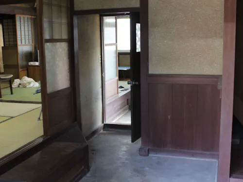 入口および土間