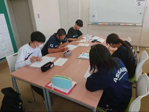 授業のない日でも自習にくる生徒も多くいます