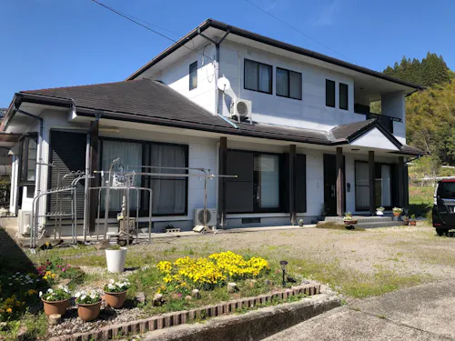 300坪の敷地にある住居（なんとこちらも譲渡対象です）