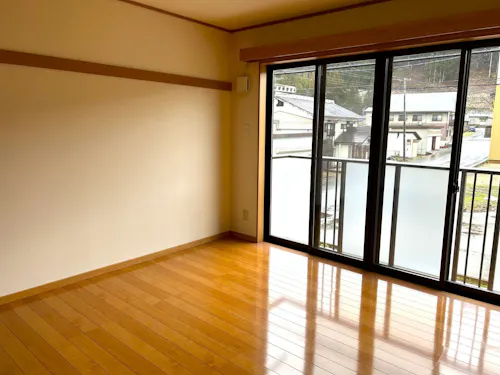 明るく風通しの良いお部屋です。