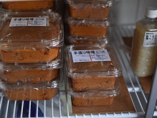 手作りみそは夏季の収入源になります