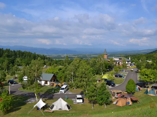 オートキャンプ場マリンビューからは日本海を一望でき、ゆったりとした時間が流れます