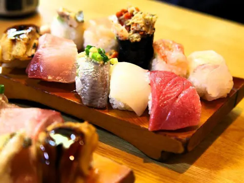北陸の海鮮は大変美味のため、移住する価値ありです。はよ食べに来て。