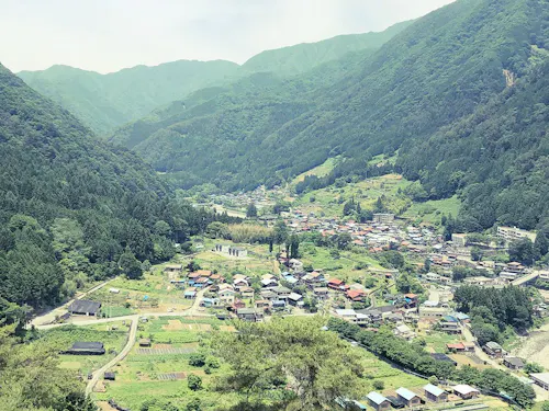 多摩川の源流域、山々に囲まれた関東で一番小さな村・丹波山。都市部との二拠点も可能