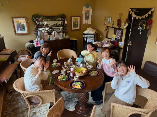 ゲストハウスコドコドの美味しい朝ごはんを食べてから、1日が始まります。