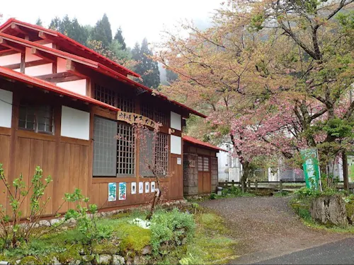 水車小屋とろかわ