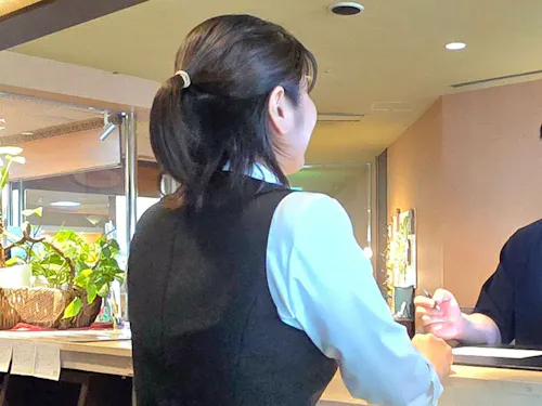 春~秋の繁忙シーズンにホテルの接客を経験(一例)