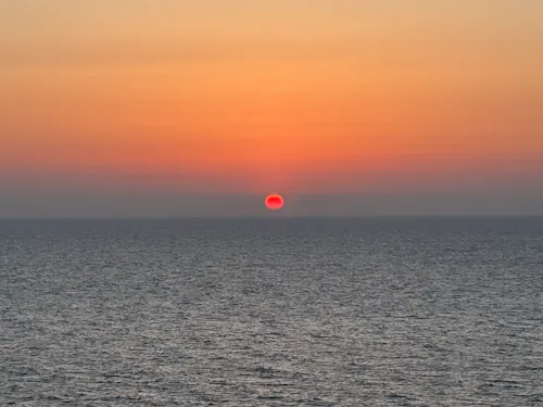 家のすぐ近くに海が広がる環境に惚れた
