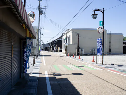 展示期間中、中山道愛知川宿沿いには「のれんアート」ののぼりが並びます。