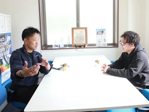 地域の水先案内人として移住コンシェルジュ（右）が会社見学もアテンドします！