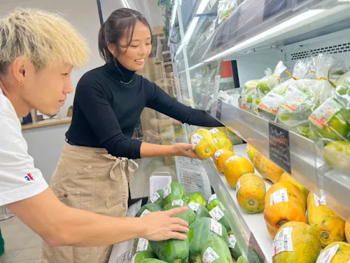 新鮮な南国の野菜果物が毎日、農家さんから届きます。
