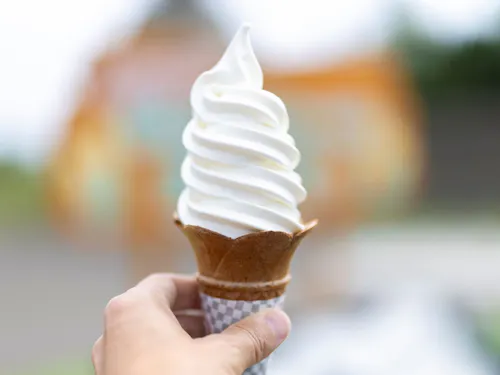 生乳生産日本一の町から。濃厚なコクが口いっぱいに広がる至福のひとときです。