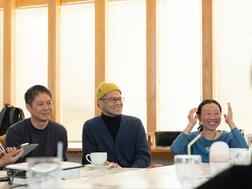 移住者と地元の人が自然に混ざりあう「なかい里都まちCAFE」での座談会