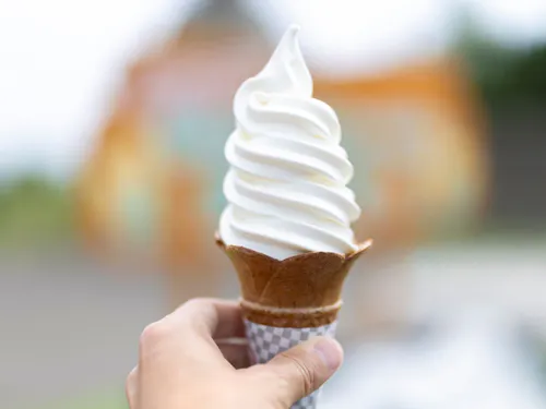 生乳生産日本一の町から。濃厚なコクが口いっぱいに広がる至福のひとときです。