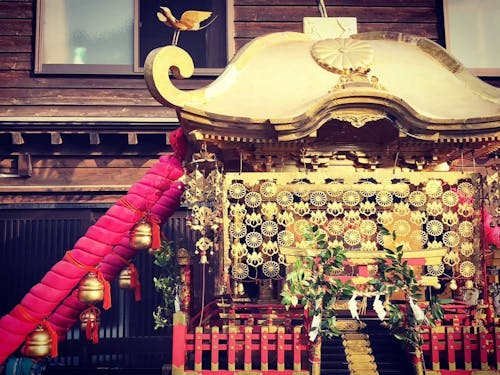 職人の技が集結した豪華絢爛な井波神輿