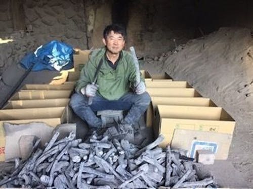 津村代表の後継者・津村衛さん。津村さんのInstagramで作業風景等を発信中。