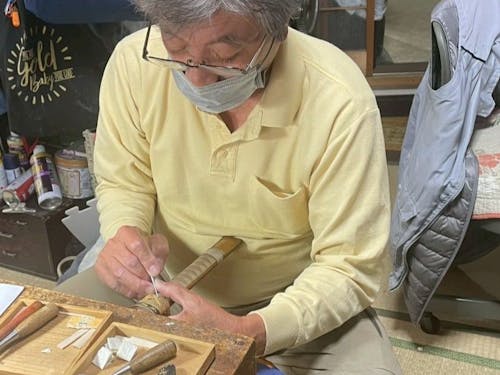 作業中の宮本さん