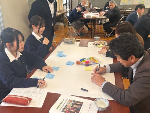 地域住民と高校生が、一緒に高校の未来を考え始めています