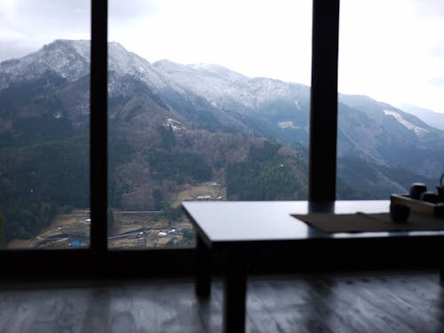 集落頂上の宿からの眺め。