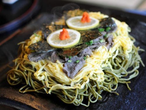 ビジュアルインパクト大!瓦そば