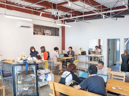 空き家を再生した地域の複合交流拠点