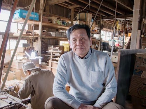 香川県の伝統工芸士に認定されている木地師職人から指導をうけることができます。