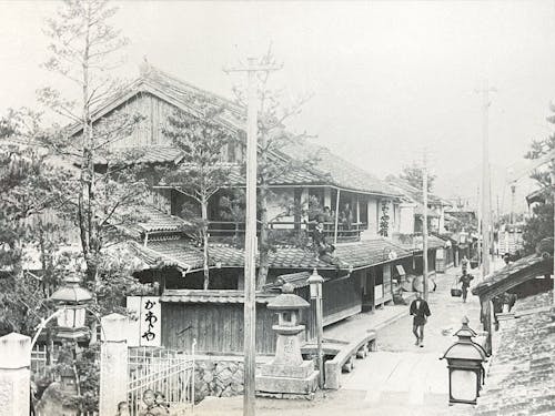 旅館が立ち並ぶ大正時代の湯田温泉の様子