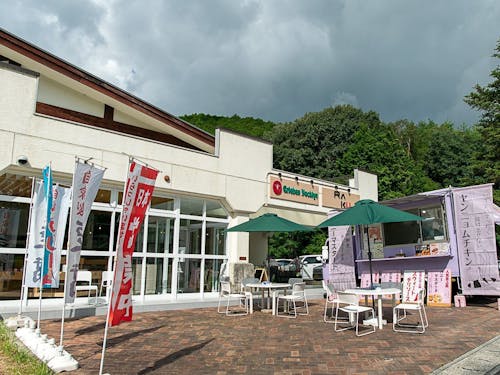 こちらの建物の二階が事務所（勤務先）となります