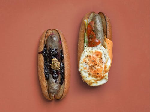 さまざまな国の味を楽しめるEMMAのホットドッグ。美味しさはお約束します!