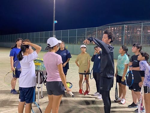 硬式テニスクラブでの指導
