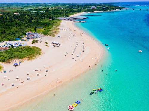 キラキラと輝く宮古ブルーの海