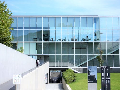 市内には3つの温泉観光地があり、住民は温泉に通っているよ。(写真は片山津温泉)