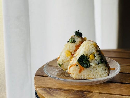 交流会で提供した軽食プレートのおにぎり。燕市産のお米と食材で作っています！