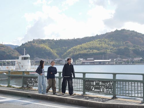 全国各地から若者が集まっています。